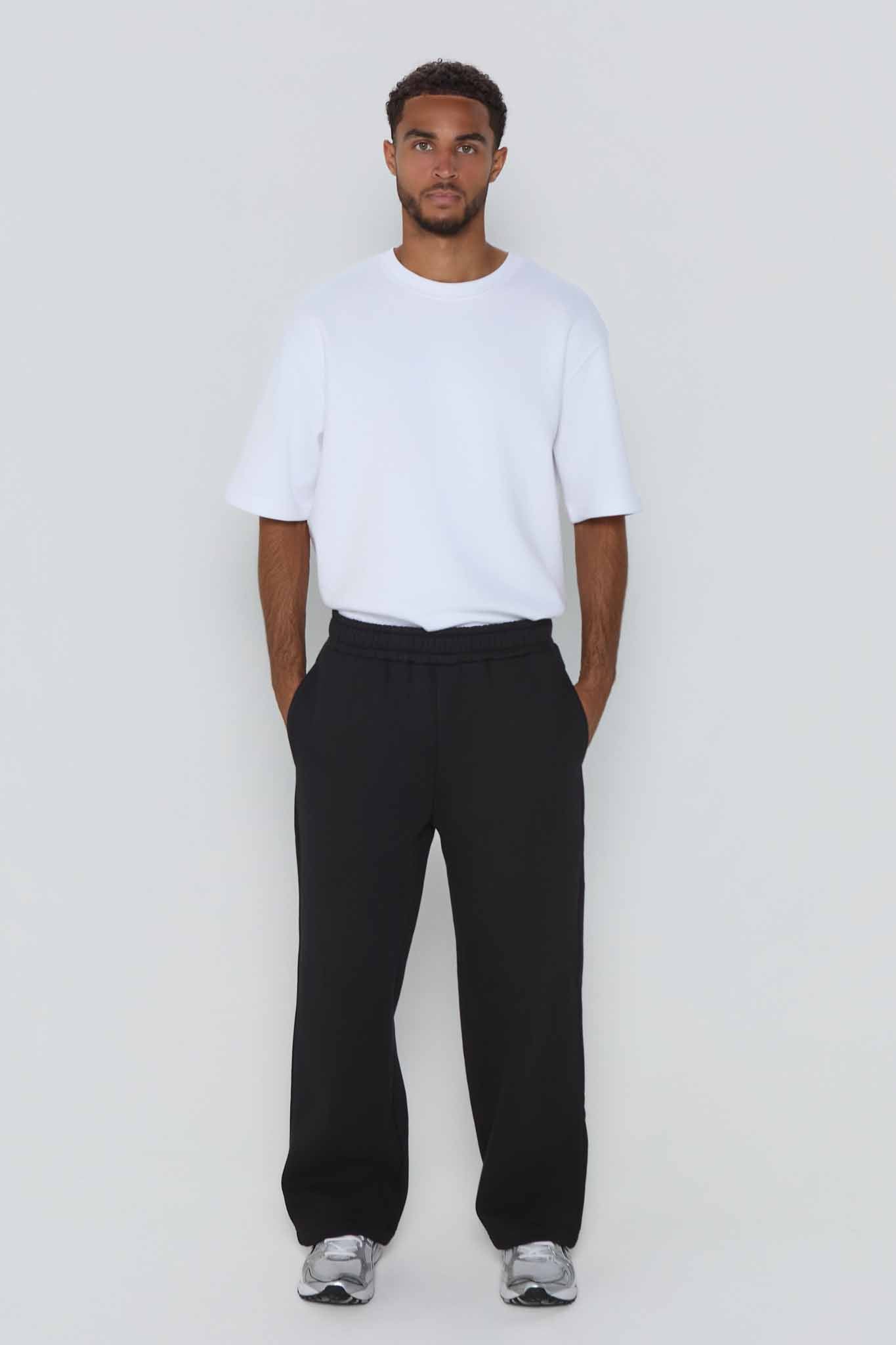 Relaxed Straight Leg Jogger- Black