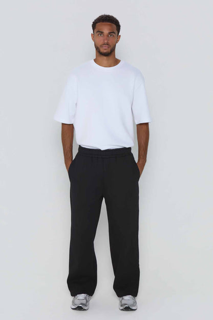 Relaxed Straight Leg Jogger- Black